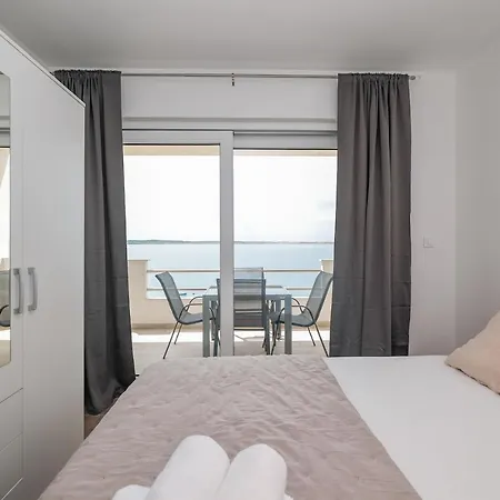 Beachfront Apartments Tic With Seaview Miletici Exterior photo