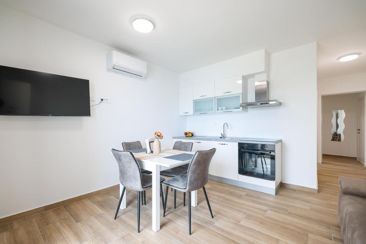 Beachfront Tic With Seaview Apartment *