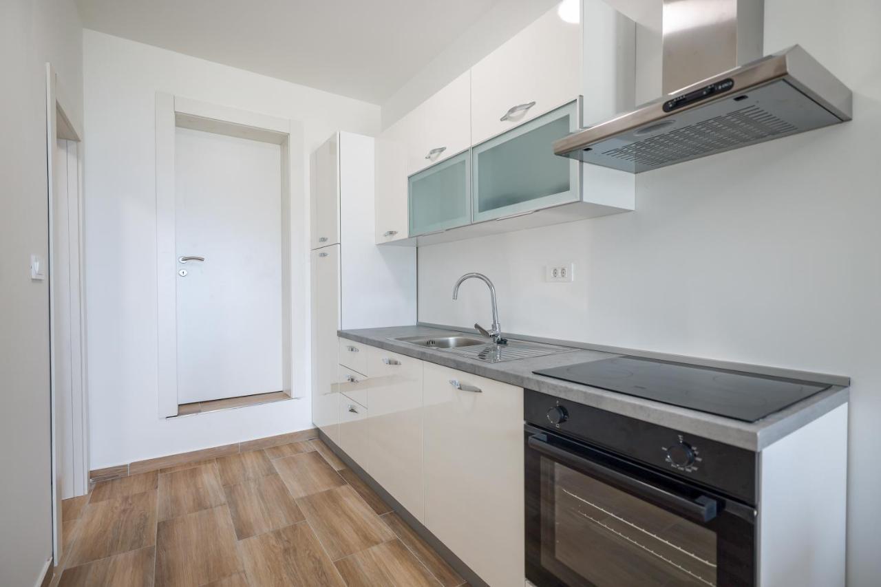 Beachfront Tic With Seaview * Miletici