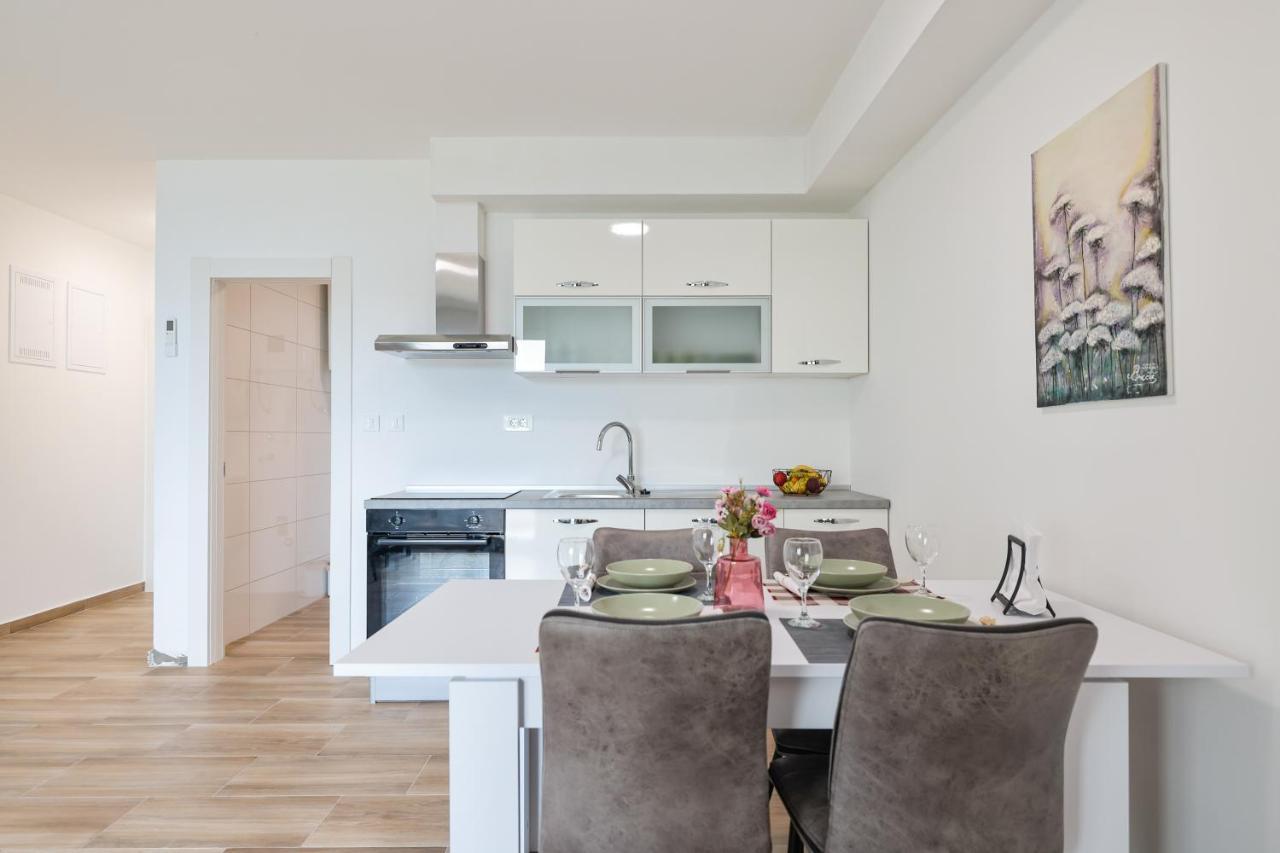 Beachfront Tic With Seaview Apartment