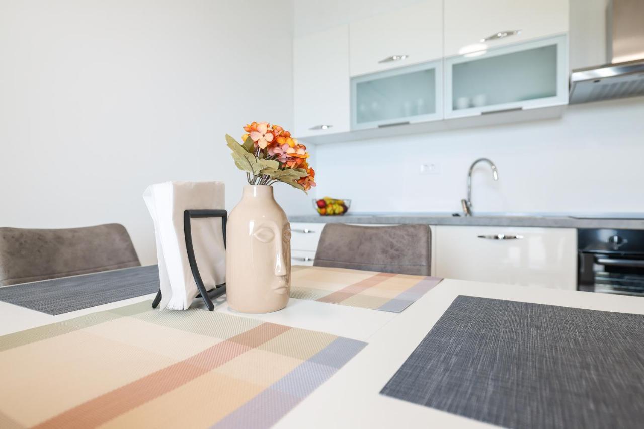 Beachfront Tic With Seaview Apartment *