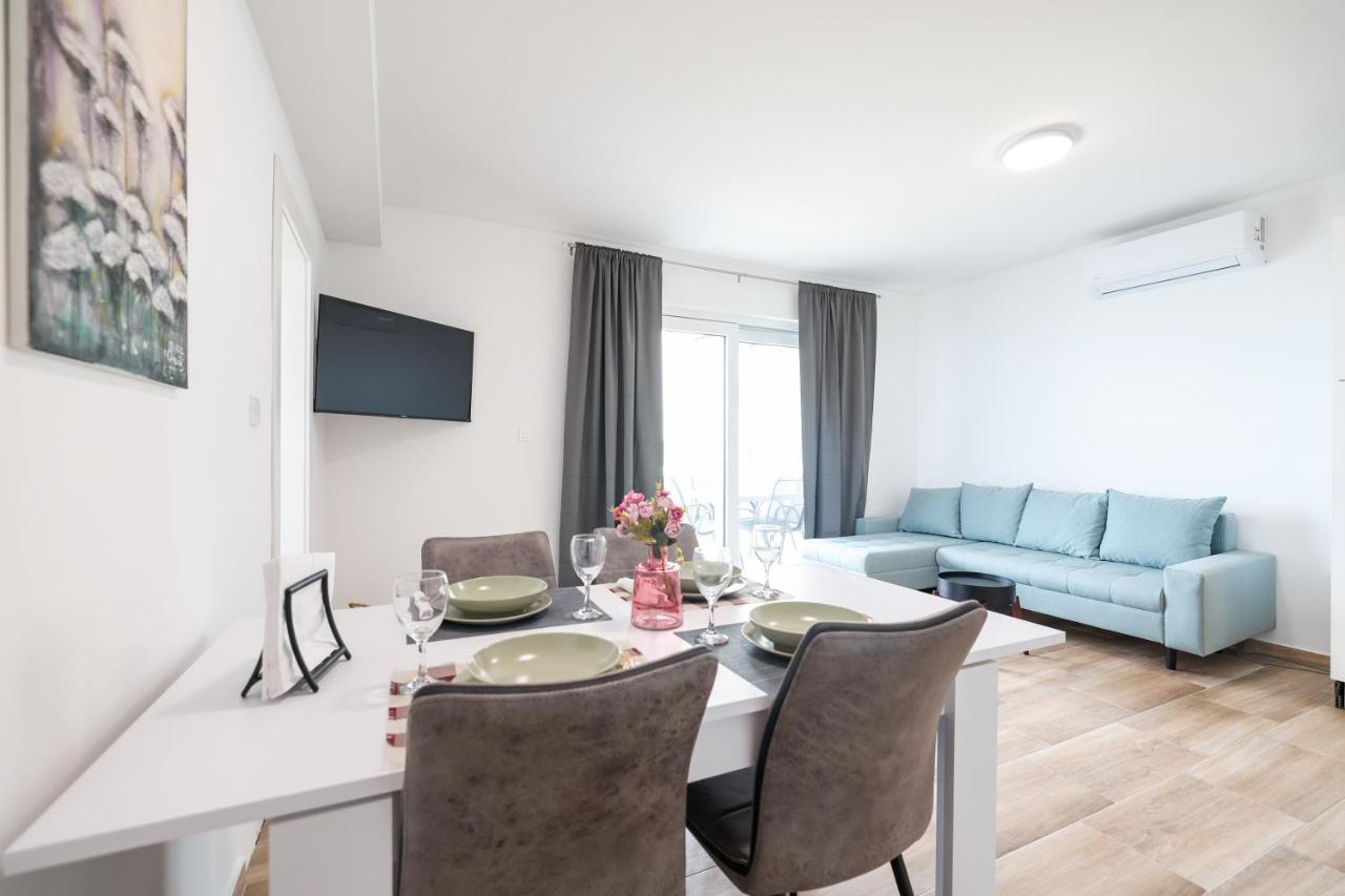 Beachfront Tic With Seaview Apartment