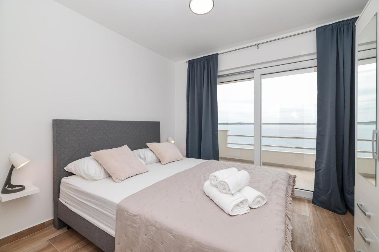 Beachfront Tic With Seaview Miletici