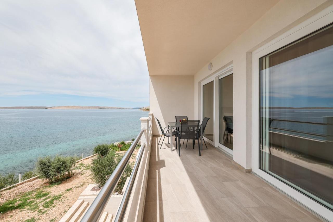 Beachfront Tic With Seaview * Miletici