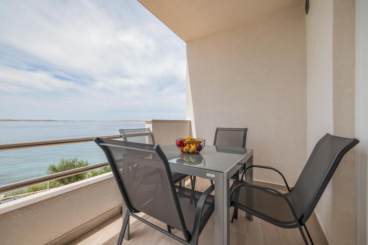 Apartment Beachfront Tic With Seaview