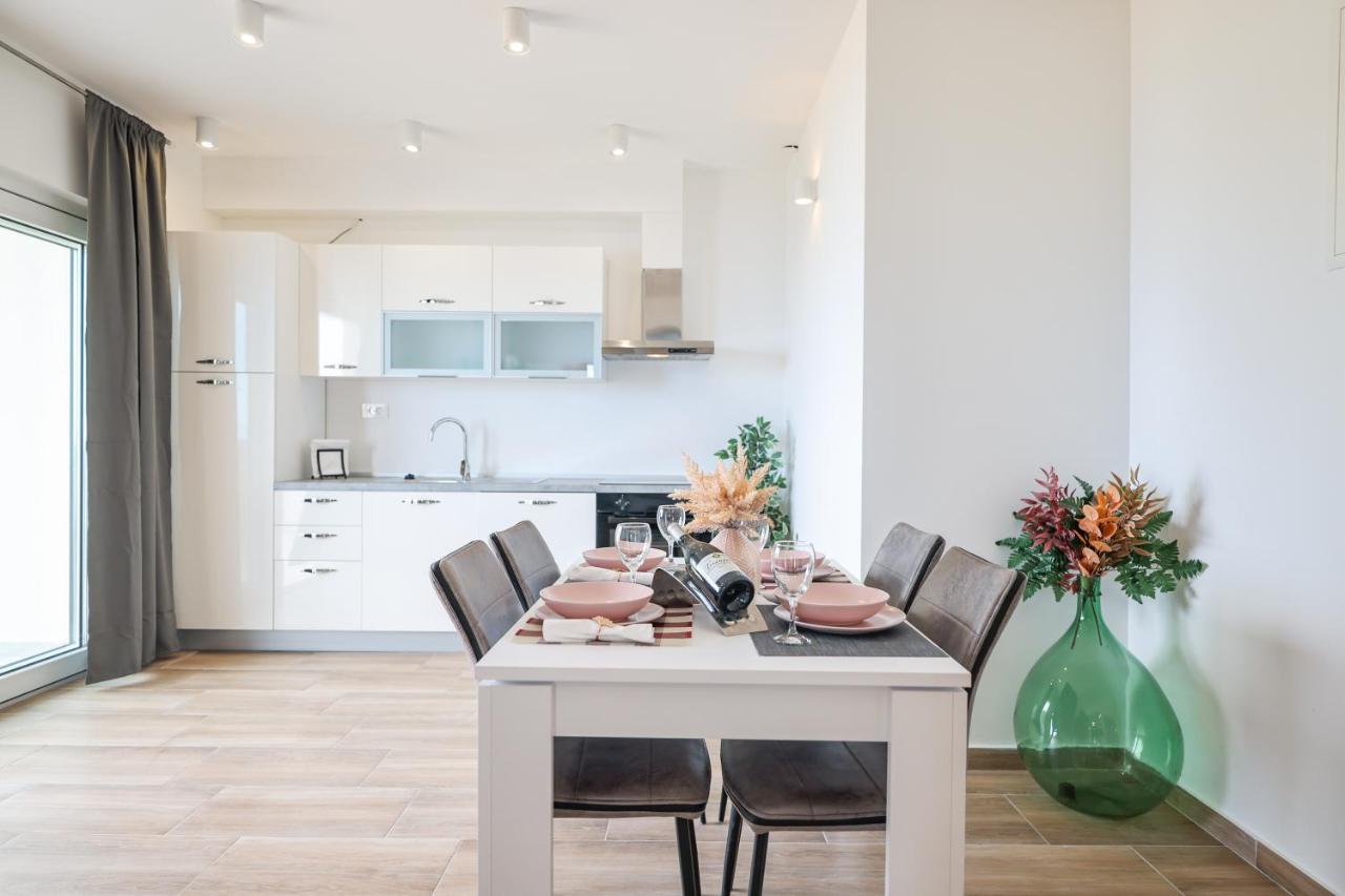 Beachfront Tic With Seaview Apartment *