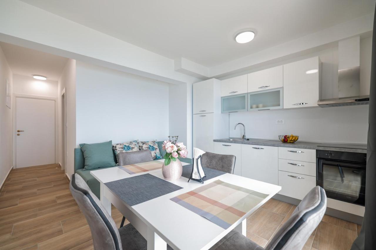 Apartment Beachfront Tic With Seaview Miletici