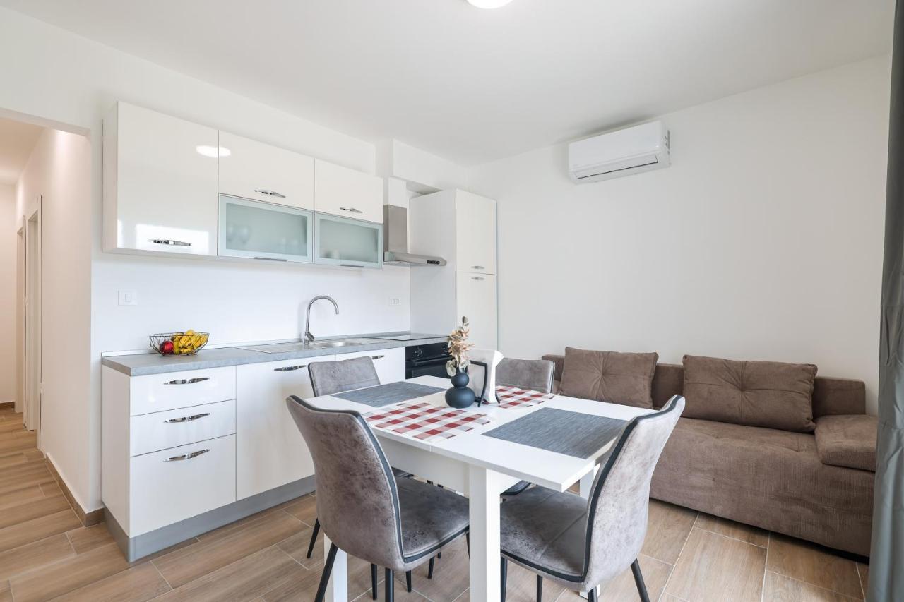 Beachfront Tic With Seaview Apartment