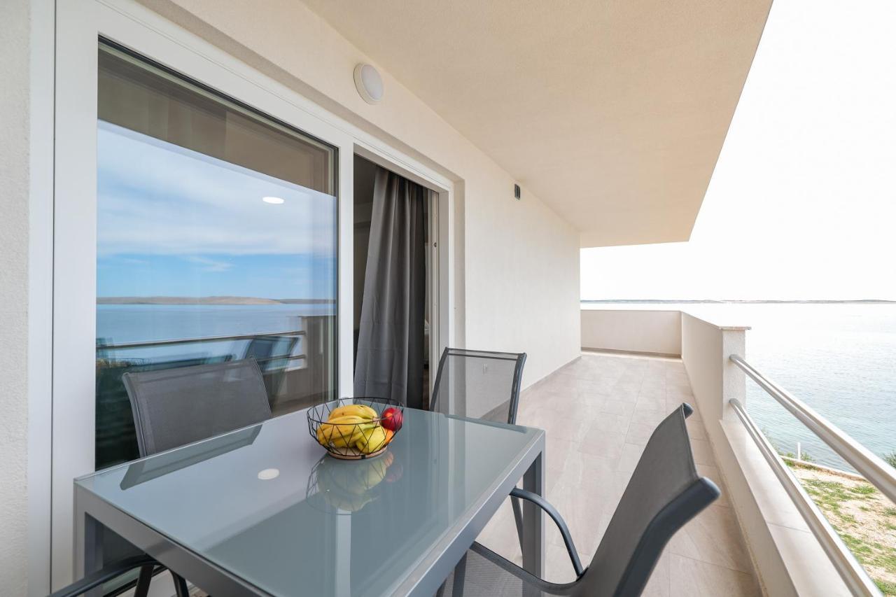 Beachfront Tic With Seaview * Miletici