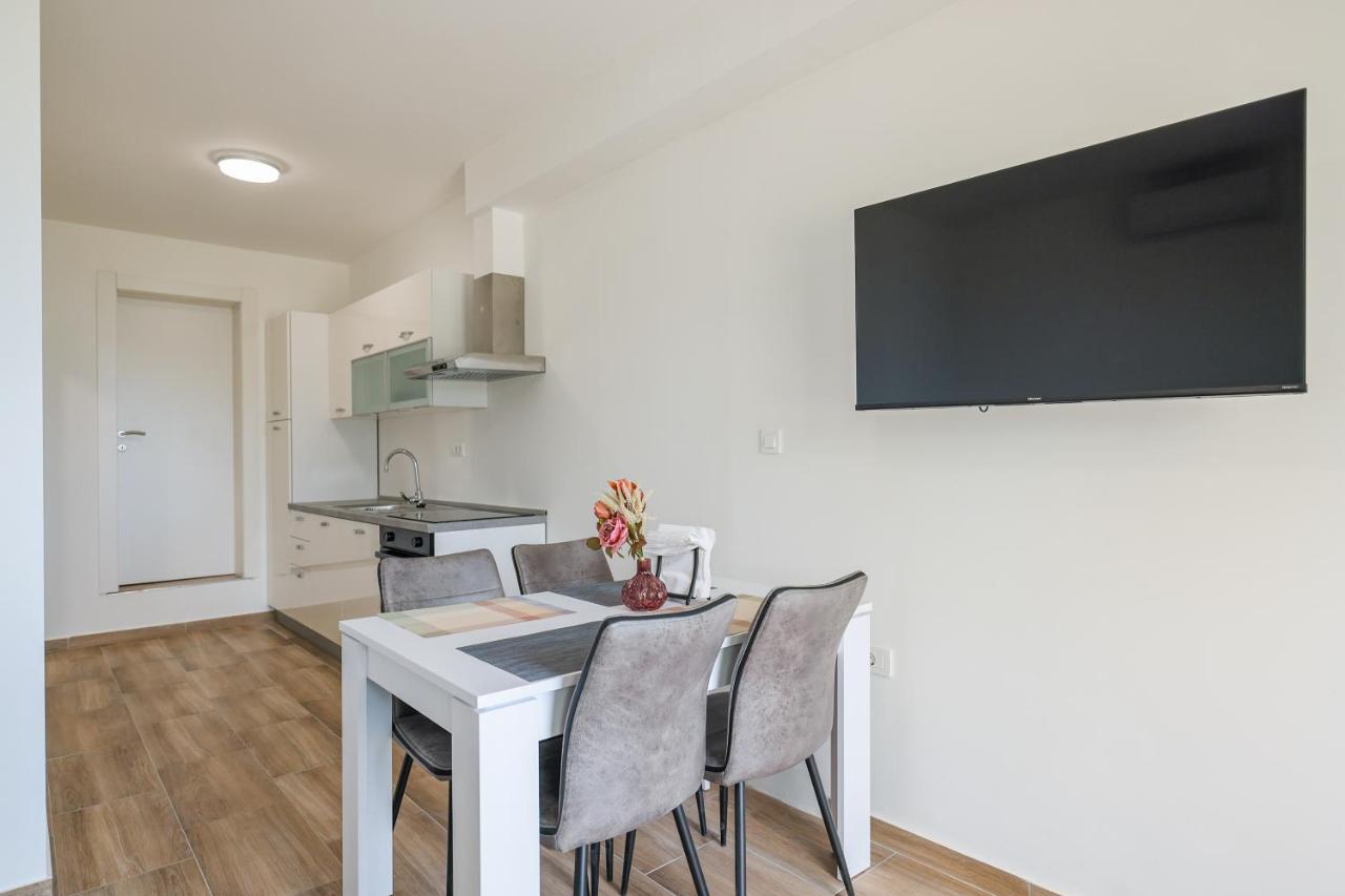 Apartment Beachfront Tic With Seaview Miletici