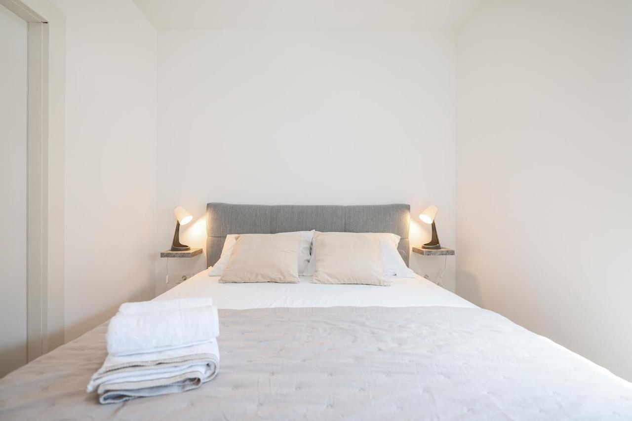 Beachfront Tic With Seaview Apartment Miletici