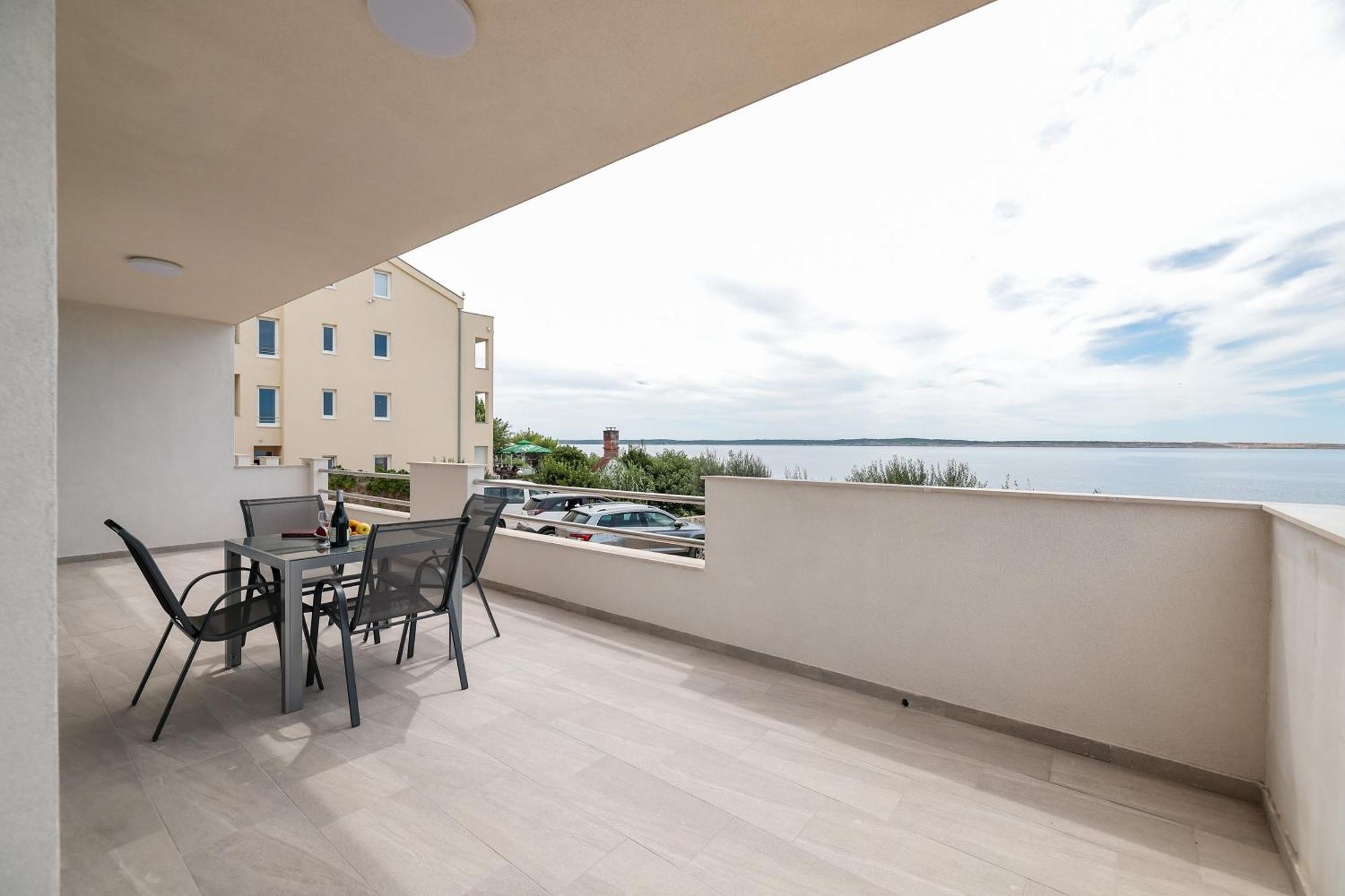 Beachfront Tic With Seaview Apartment Miletici