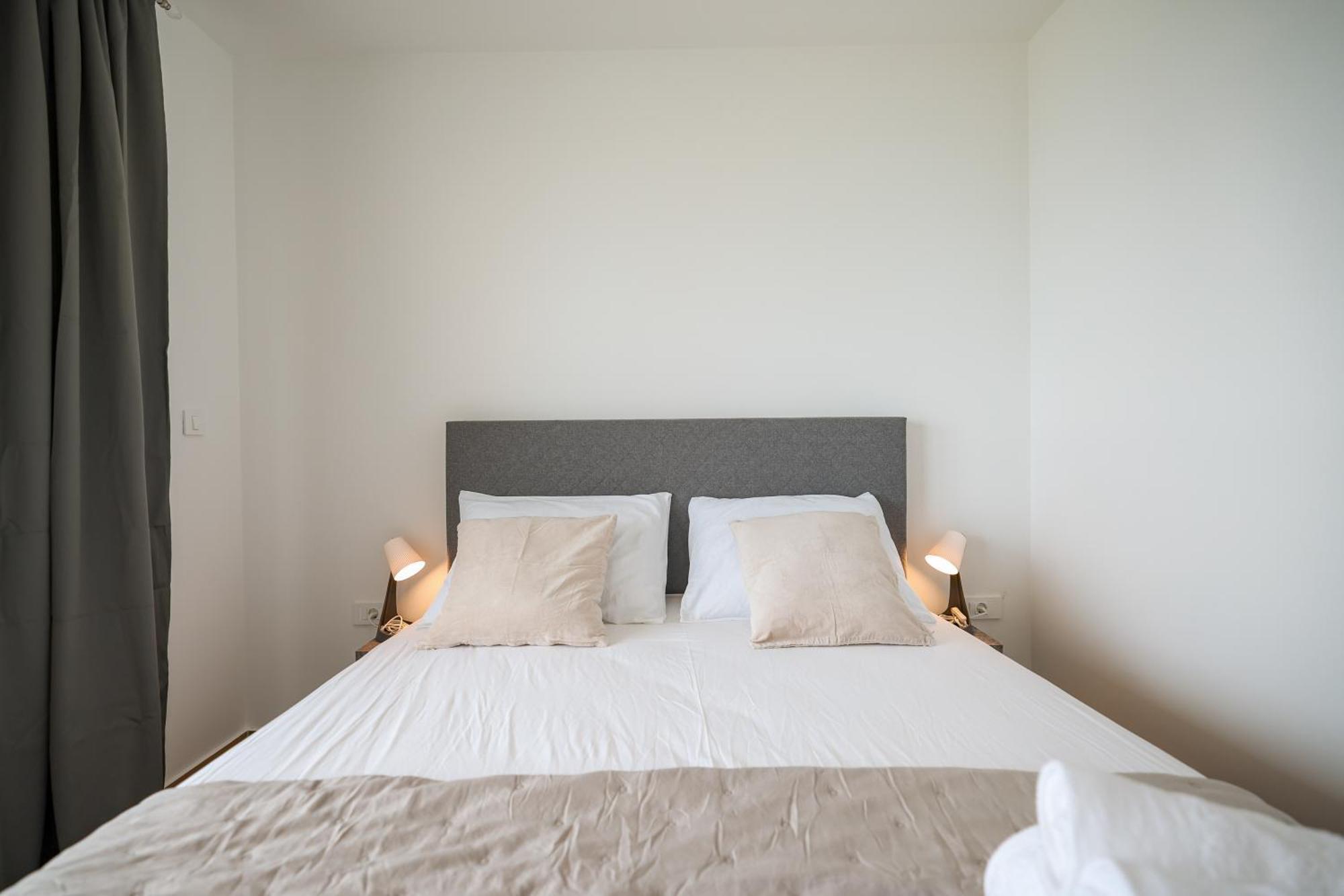 Beachfront Tic With Seaview Miletici