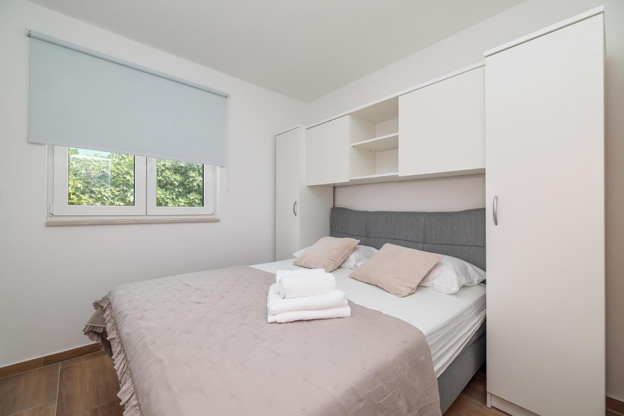 Apartment Beachfront Tic With Seaview Miletici