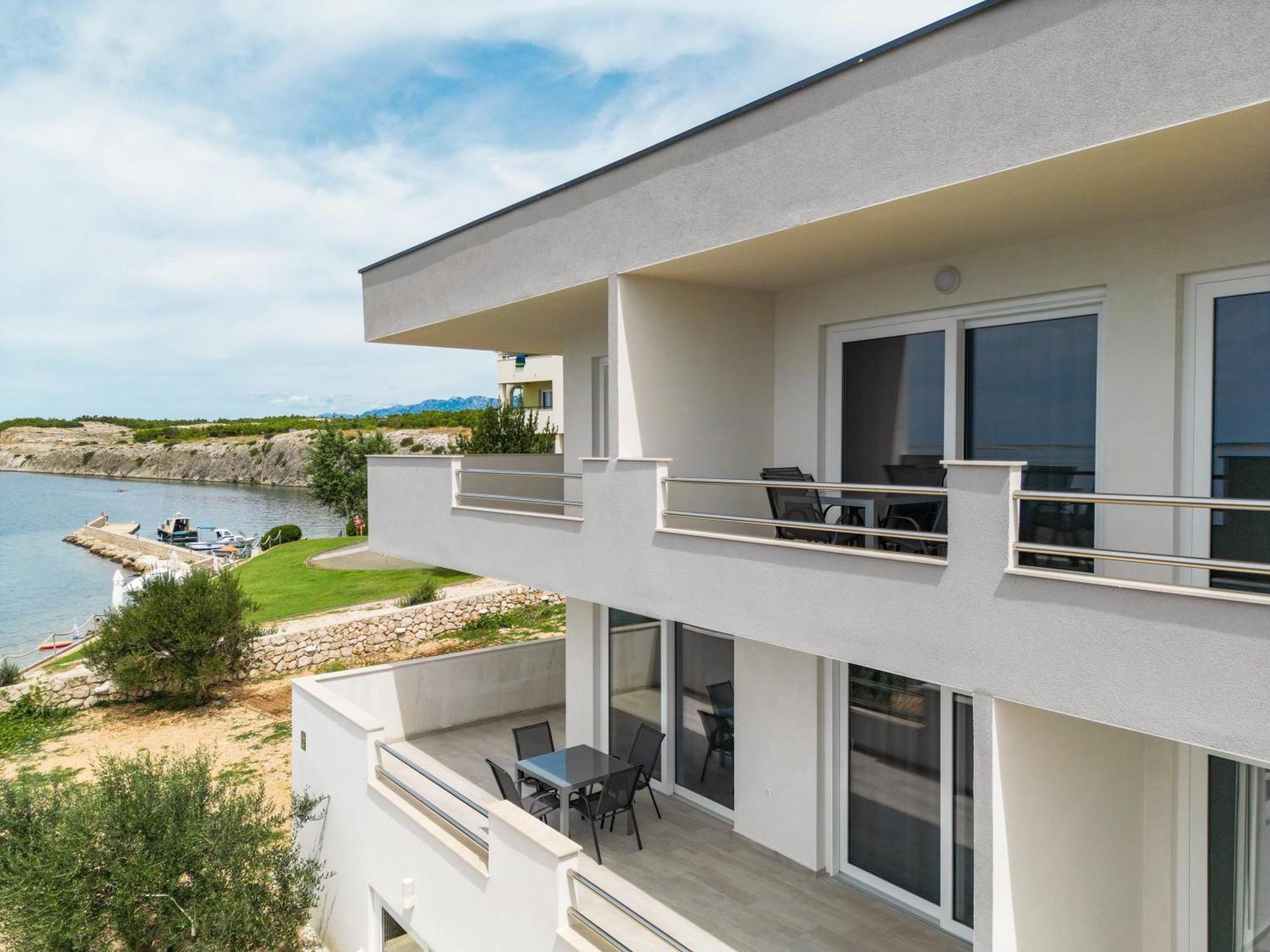 Apartment Beachfront Tic With Seaview *